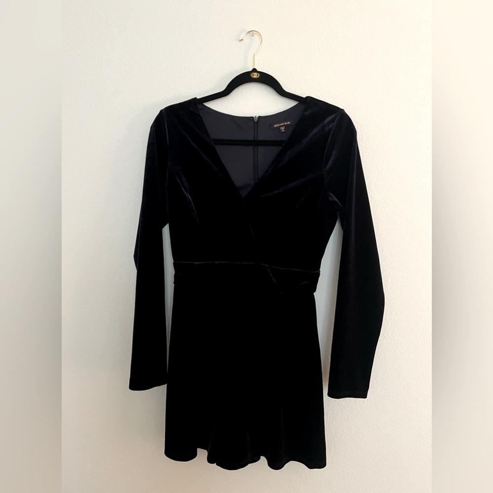 SKIES ARE BLUE navy velvet romper. SIZE: EXTRA SMALL